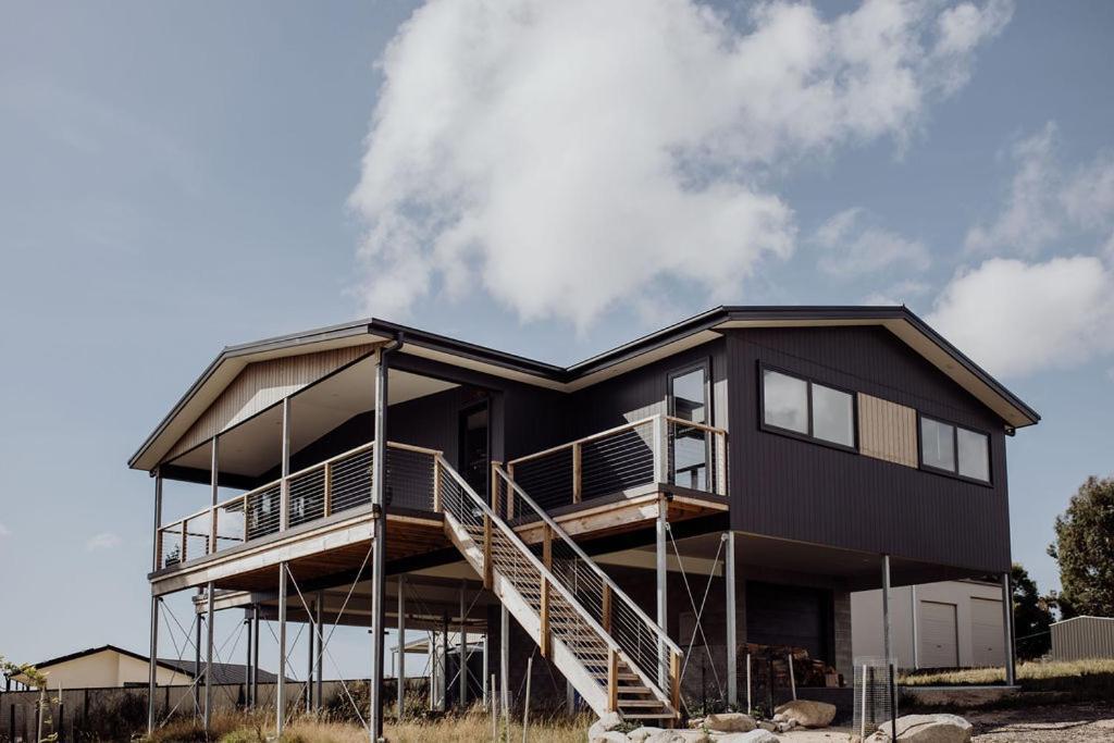Bayview Lodge - Views Views Views! St. Helens Exterior photo
